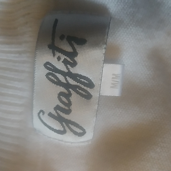 White soft long sleeve with detailed trims - Picture 3 of 3